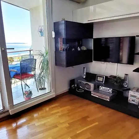 Aquamarine Apartment *