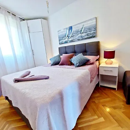 Aquamarine Apartment