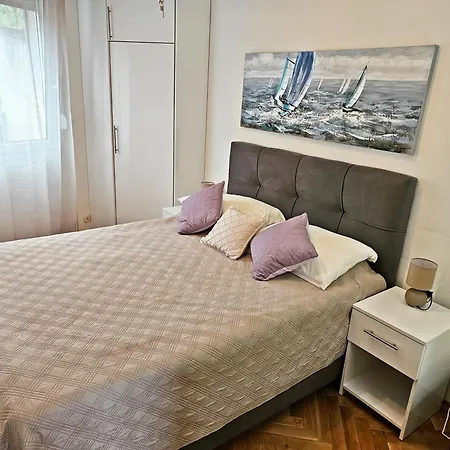 Aquamarine Apartment *